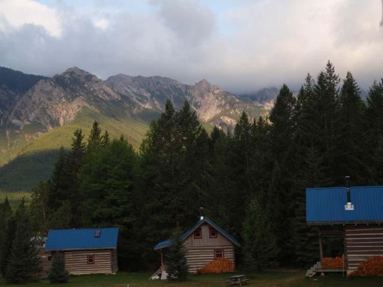 Nipika Mountain Resort レイディアム・ホット・スプリングス エクステリア 写真
