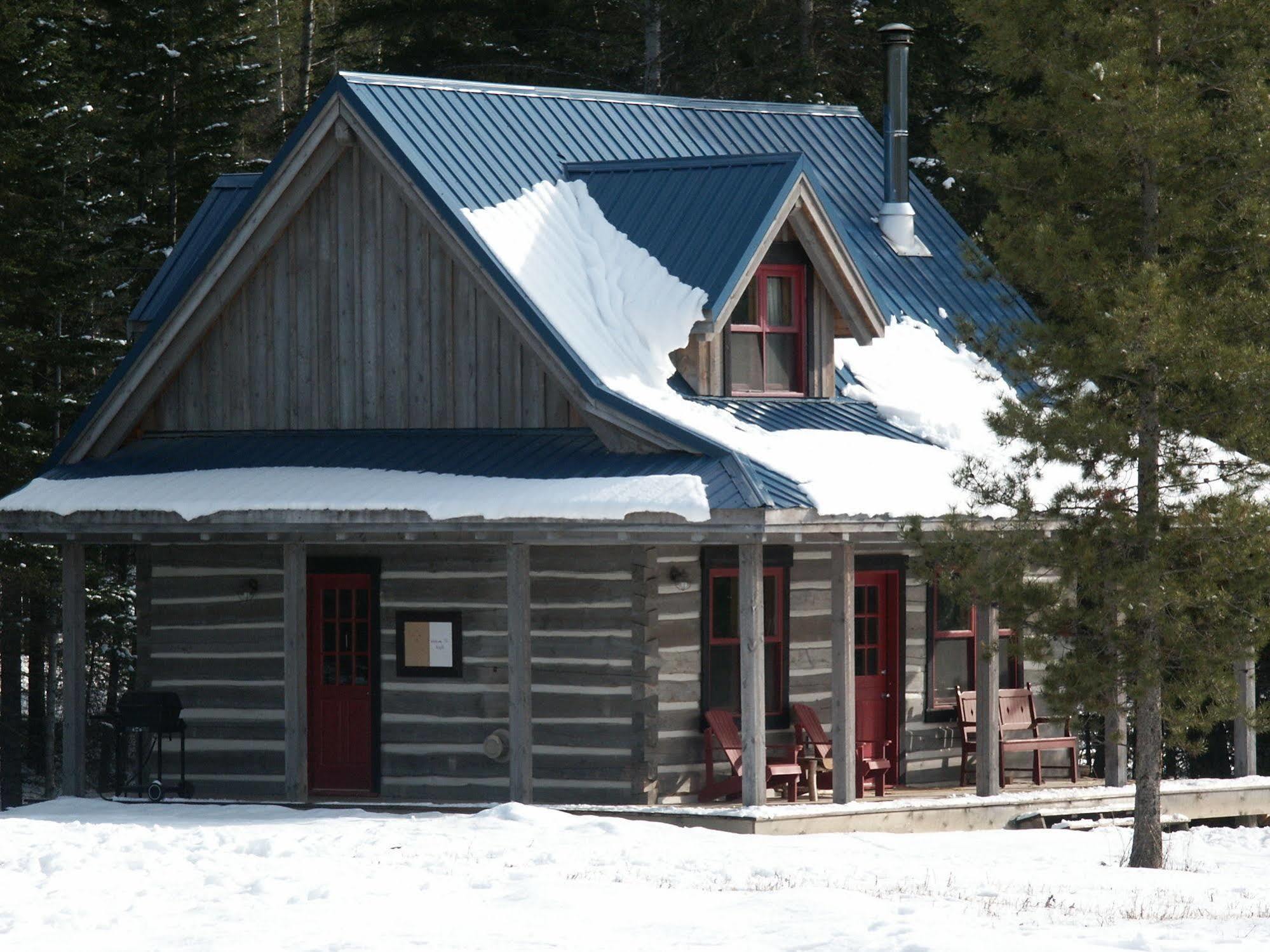 Nipika Mountain Resort レイディアム・ホット・スプリングス エクステリア 写真