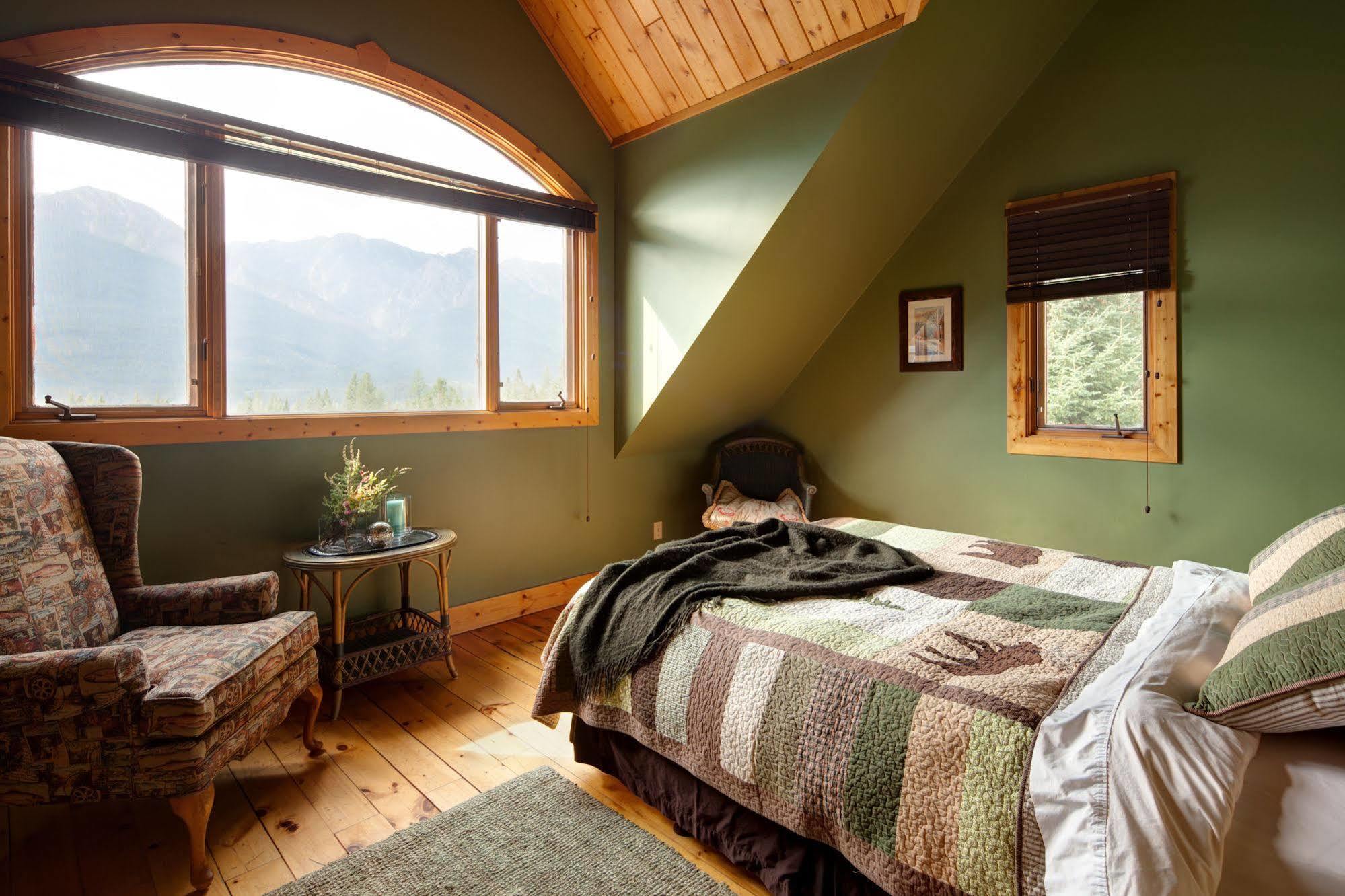 Nipika Mountain Resort レイディアム・ホット・スプリングス エクステリア 写真